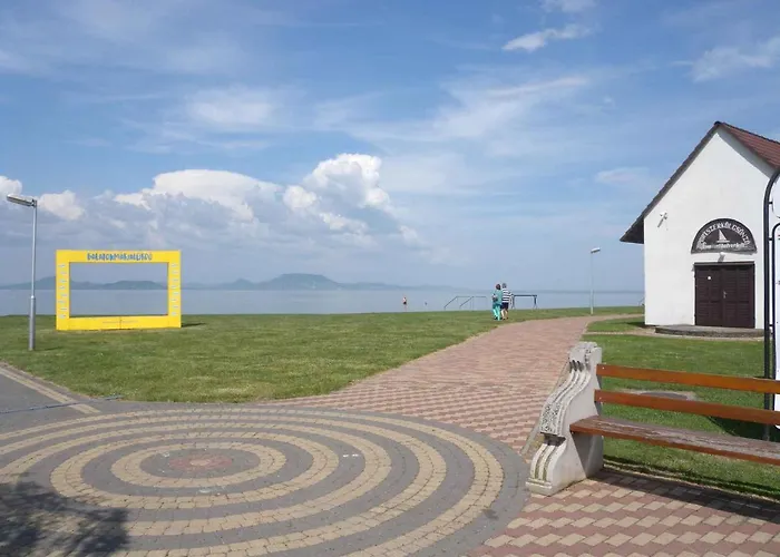 In 19327 * Balatonmáriafürdő