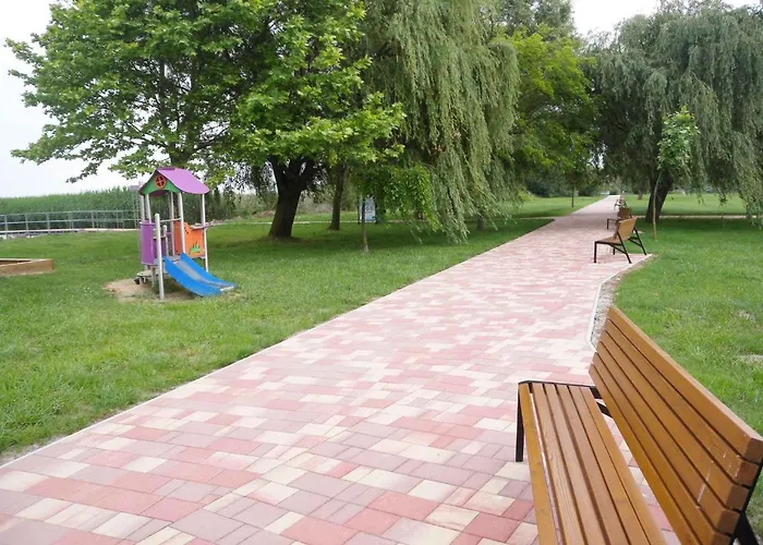 In 19327 * Balatonmáriafürdő